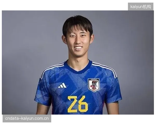 板仓滉与伊藤洋辉的德甲组合为日本队防线带来默契，二人将共同承担中路防守重任。